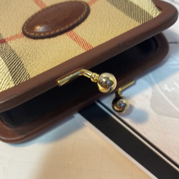 Authentic in Burberrys vintage canvas coin case with COA - Picture 5 of 12